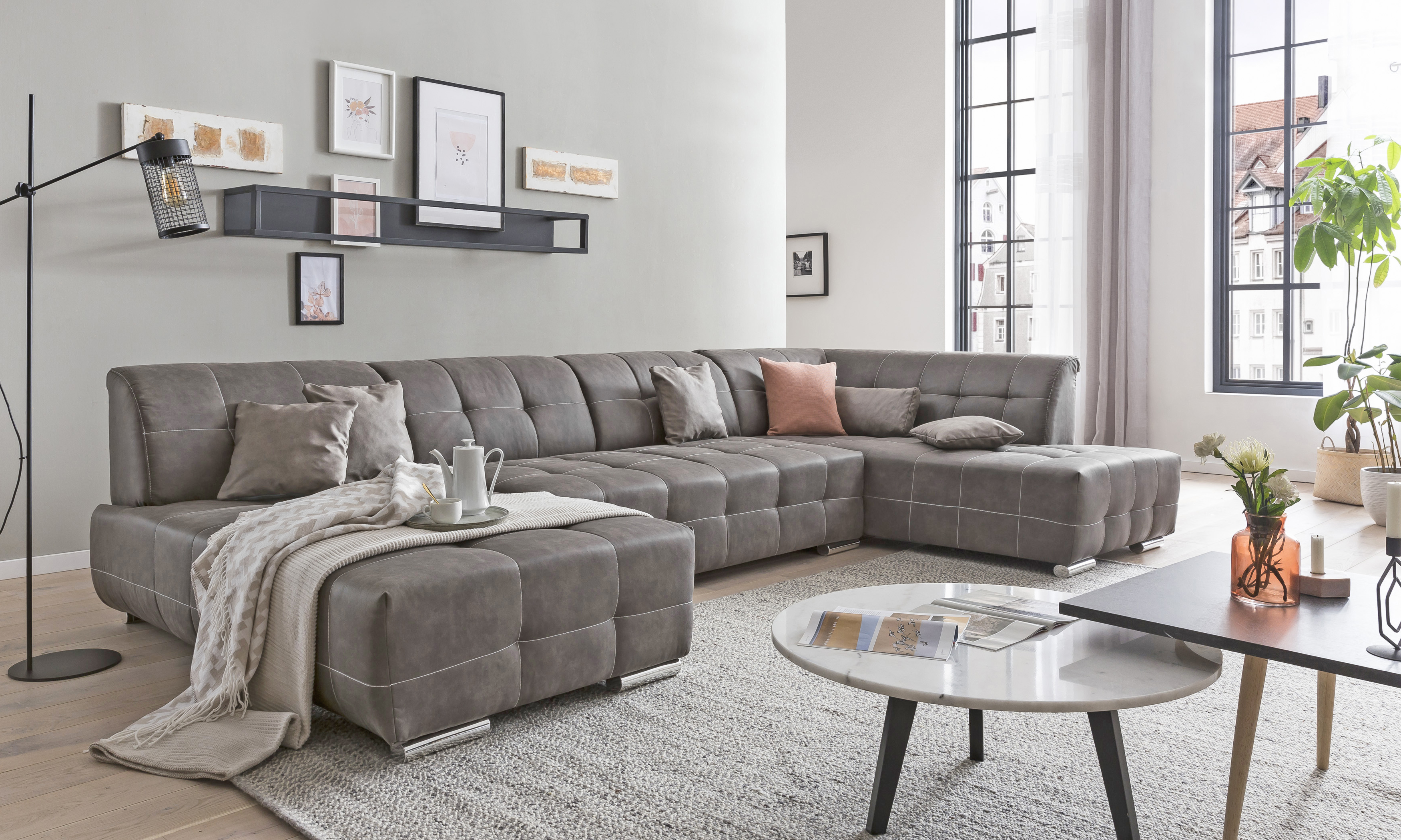 XXL Wohnlandschaft Fortuna mit Ottomane und einer Liegefläche  XXL Wohnlandschaft Fortuna mit Ottomane und einer Liegefläche