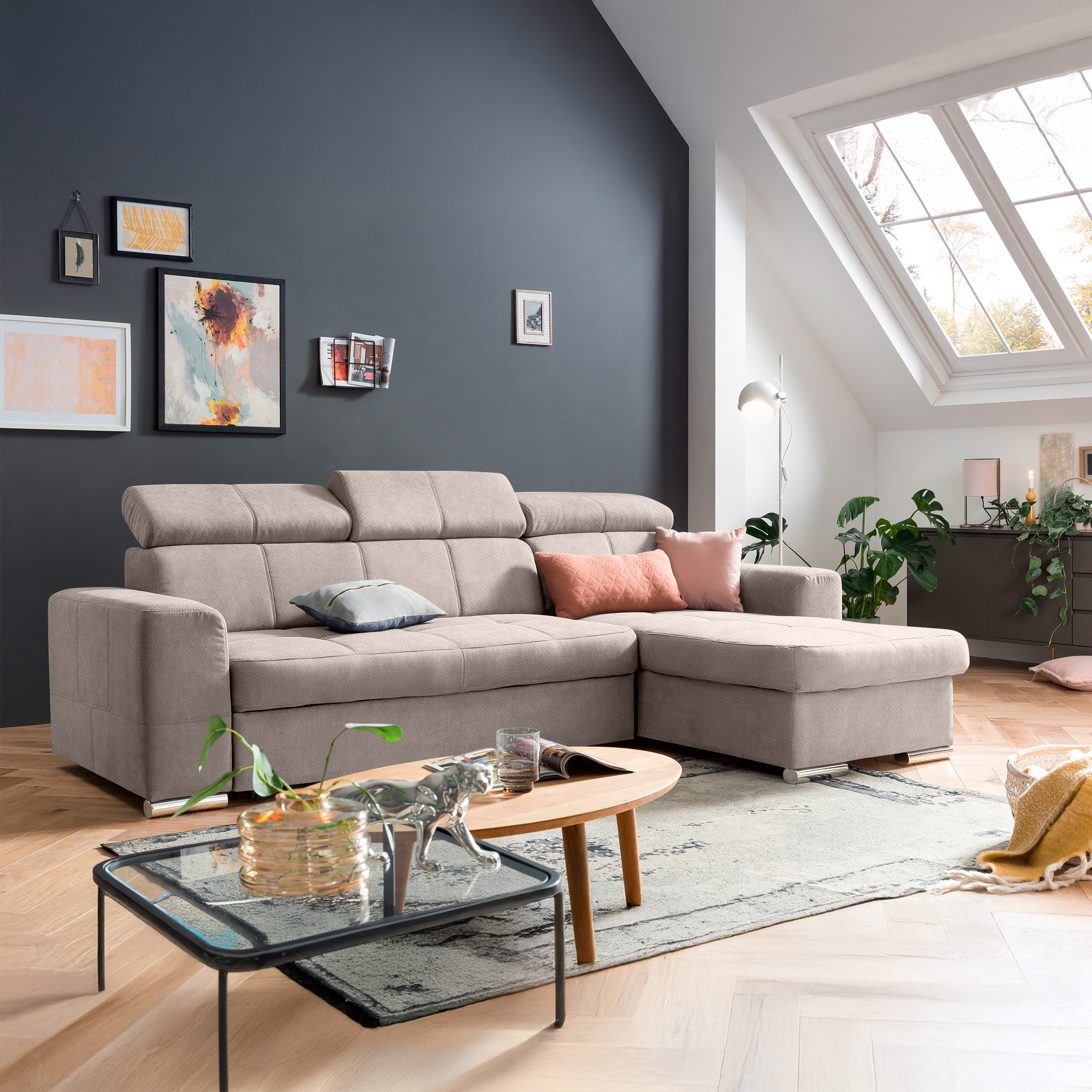 Ecksofa Dolores rechts mit Schlaffunktion, Bettkasten, verstellbare Kopfstützen  Ecksofa Dolores rechts mit Schlaffunktion, Bettkasten, verstellbare Kopfstützen